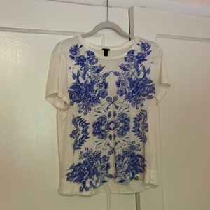 J Crew medium cotton tee with blue design